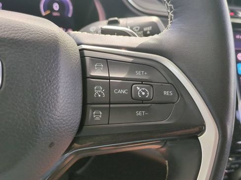 Used 2022 Jeep Grand Cherokee Altitude AWD/4WD image 21