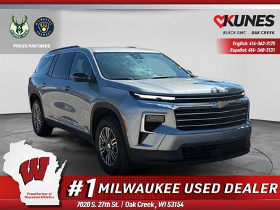 Used 2024 Chevrolet Traverse LT
