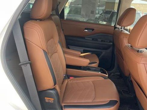 Certified 2022 Nissan Pathfinder Platinum w/ Cargo Package image 7