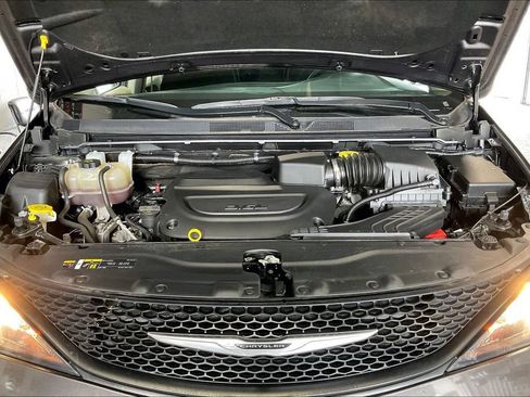 Used 2023 Chrysler Voyager LX FWD image 28