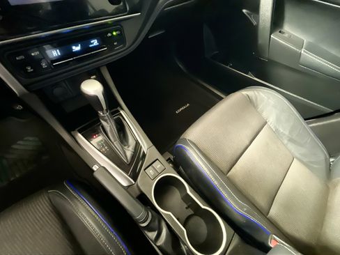 Used 2018 Toyota Corolla SE image 25