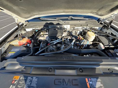 Used 2015 GMC Sierra 2500 SLT w/ Duramax Plus Package image 10