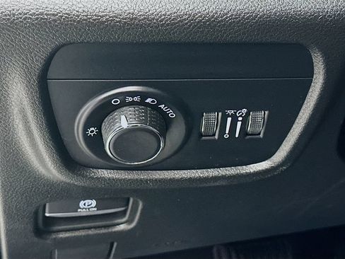 Used 2023 Jeep Grand Cherokee L Laredo AWD/4WD image 18