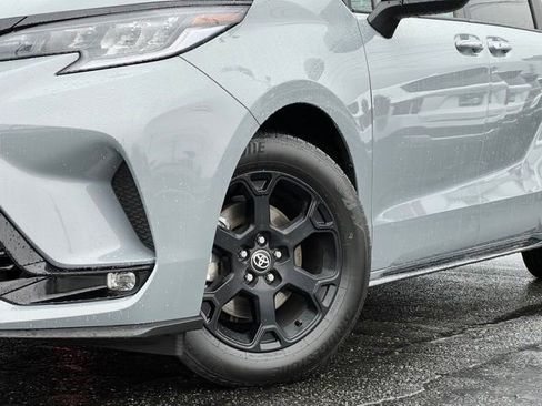 Used 2025 Toyota Sienna XSE image 2