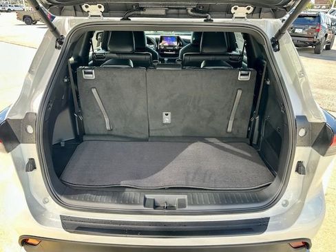 New 2026 Toyota Highlander XSE image 12