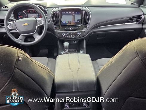 Used 2023 Chevrolet Traverse LT FWD image 9