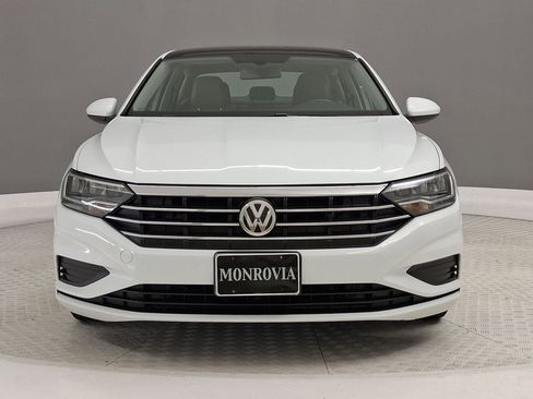 Used 2019 Volkswagen Jetta SE FWD image 4