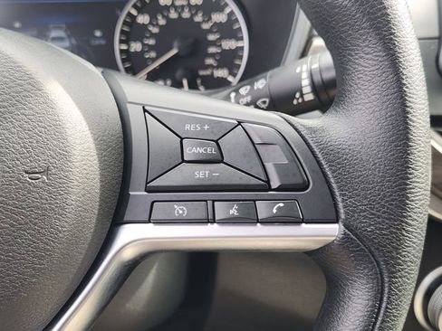 Used 2024 Nissan Altima 2.5 SV FWD image 23