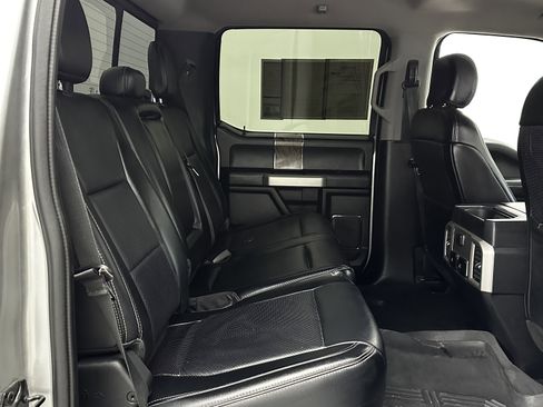 Used 2019 Ford F250 Lariat w/ Chrome Package image 34