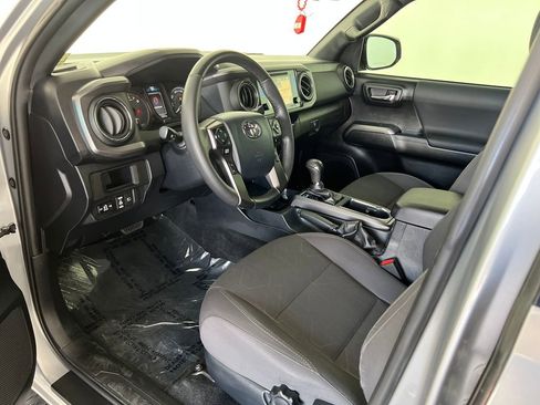 Used 2019 Toyota Tacoma TRD Off-Road RWD image 19