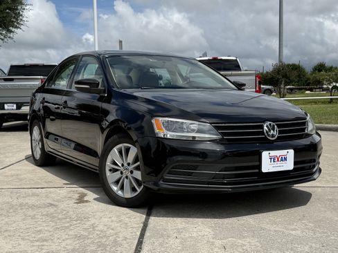 Used 2015 Volkswagen Jetta SE FWD image 2