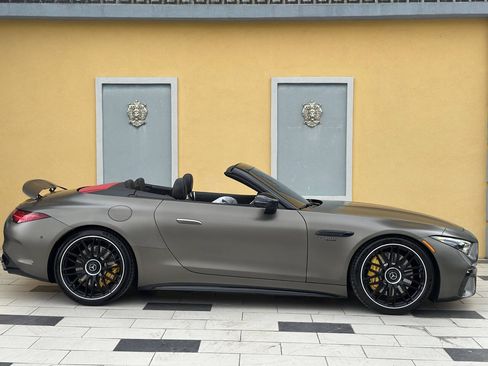 Used 2022 Mercedes-Benz SL 63 AMG 4MATIC image 3