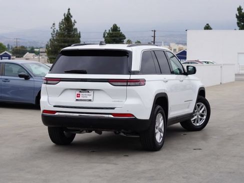 Used 2024 Jeep Grand Cherokee Laredo X RWD image 8