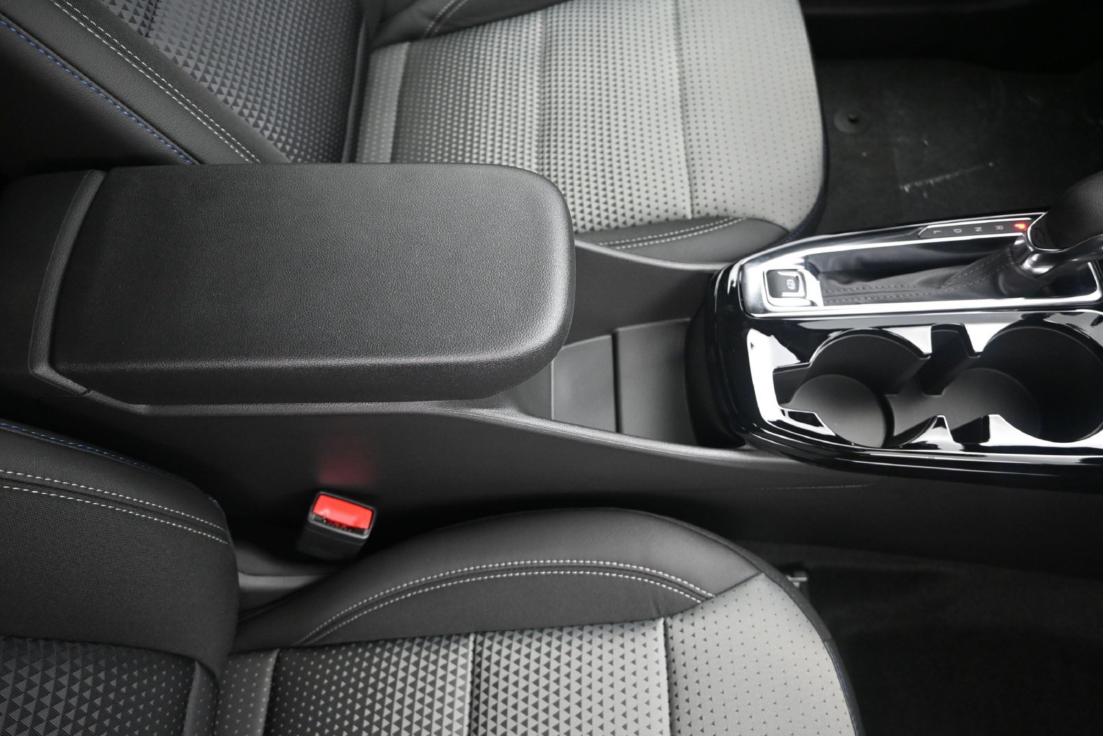 New 2026 Chevrolet Trax LT w/ Midnight Edition FWD image 25