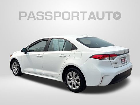 Used 2025 Toyota Corolla LE FWD image 4