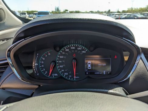 Used 2019 Chevrolet Trax LT w/ LT Convenience Package image 32