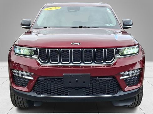 Used 2023 Jeep Grand Cherokee Limited image 2
