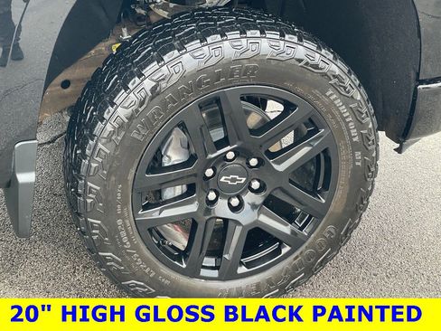 Used 2024 Chevrolet Silverado 1500 Custom Trail Boss w/ Dark Appearance Package image 10