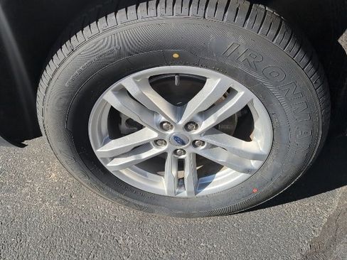 Used 2023 Ford Explorer XLT w/ Equipment Group 202A image 18