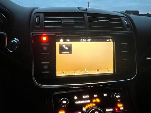 Used 2018 Lincoln Continental Premiere image 35