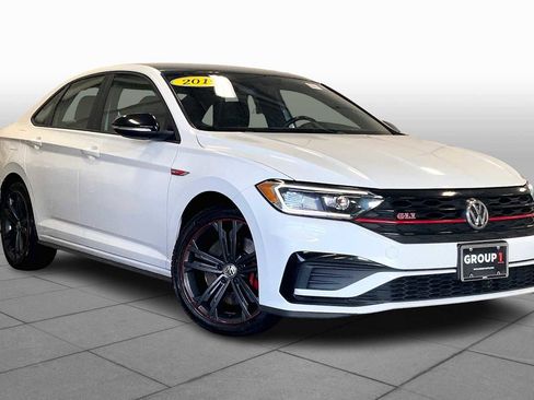 Used 2019 Volkswagen Jetta GLI image 2