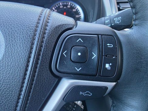 Used 2015 Toyota Highlander Limited Platinum AWD/4WD image 21