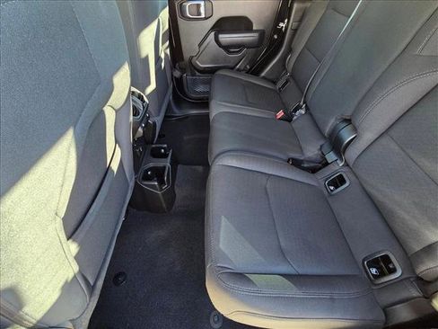 Used 2022 Jeep Gladiator Sport image 18