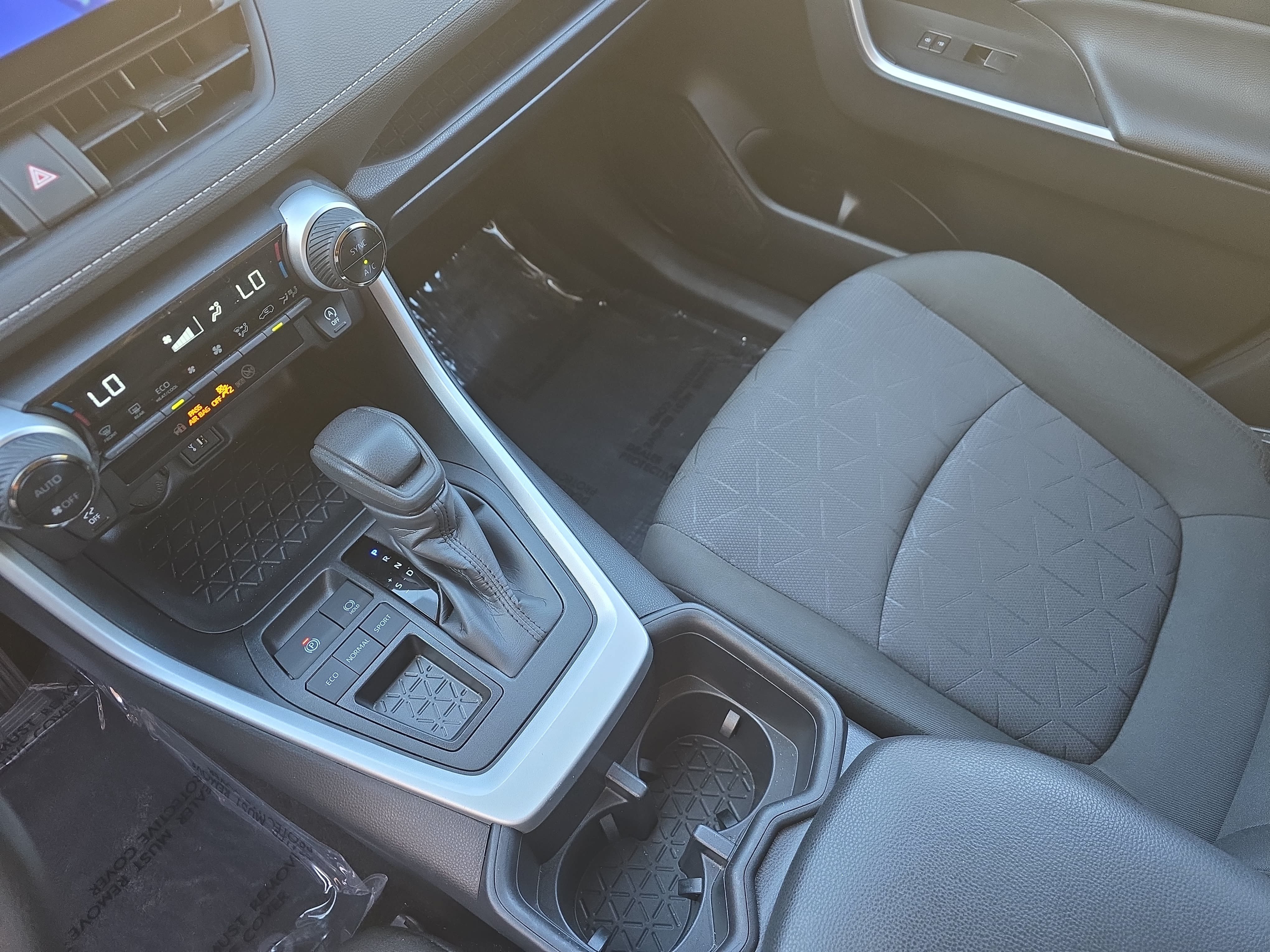 Used 2025 Toyota RAV4 XLE FWD image 25