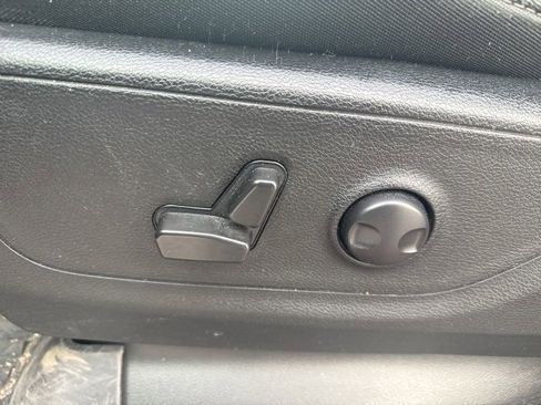 Used 2022 RAM 1500 Big Horn w/ Night Edition image 19