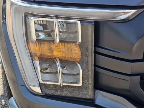 Used 2022 Ford F150 XLT w/ Equipment Group 302A High AWD/4WD image 4