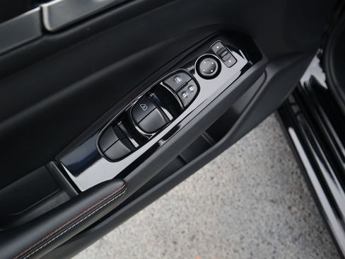 Used 2024 Nissan Altima 2.5 SR w/ SR Premium Package image 19