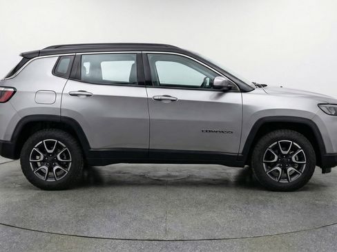 Used 2025 Jeep Compass Trailhawk AWD/4WD image 11