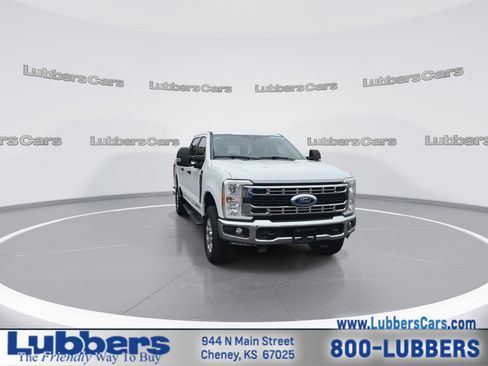 Used 2023 Ford F250 XLT w/ FX4 Off-Road Package image 3