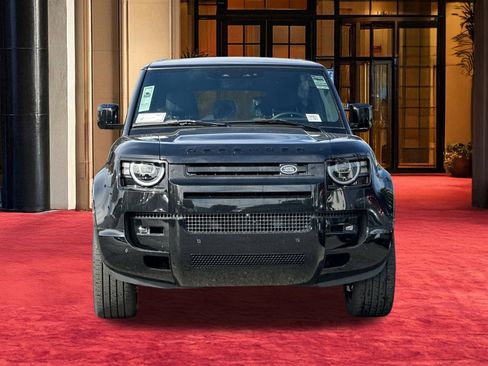 New 2026 Land Rover Defender 130 V8 image 7