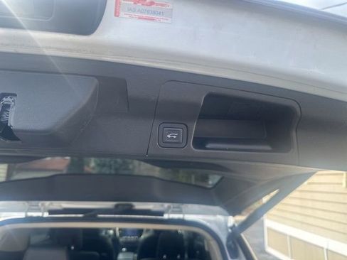 Used 2018 GMC Acadia Denali w/ Technology Package image 15