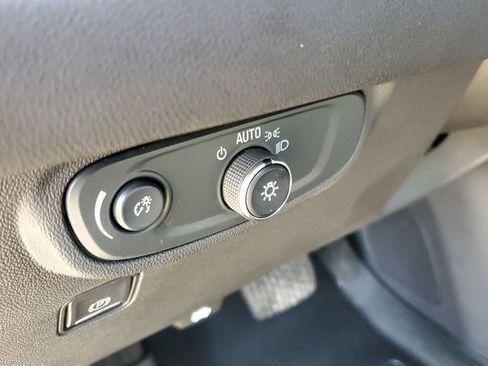 Used 2021 GMC Terrain SLE w/ Driver Convenience Package image 10