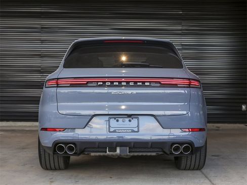 New 2026 Porsche Cayenne S image 6