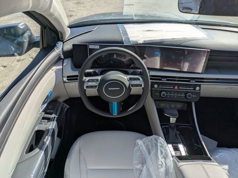 New 2026 Hyundai Tucson SE image 16