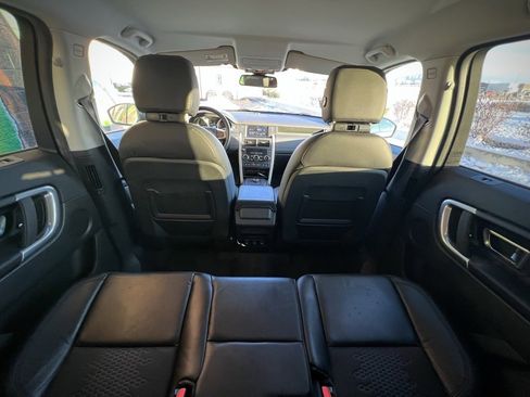 Used 2019 Land Rover Discovery Sport SE image 24