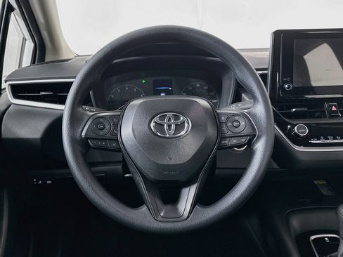 Used 2025 Toyota Corolla LE w/ LE Premium Package FWD image 18