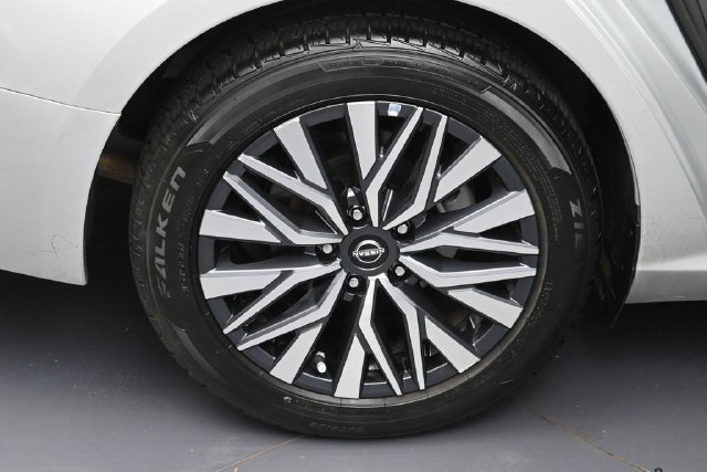 Used 2024 Nissan Altima 2.5 SV FWD image 5