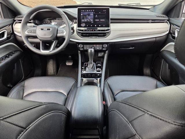 Used 2026 Jeep Compass Limited AWD/4WD image 12