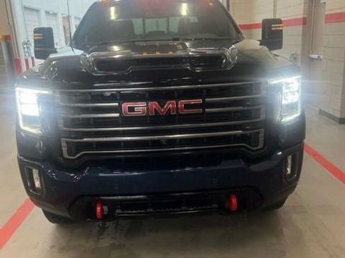 Used 2023 GMC Sierra 2500 AT4 w/ AT4 Preferred Package AWD/4WD image 1