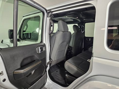 Used 2024 Jeep Wrangler Unlimited Sahara AWD/4WD image 32
