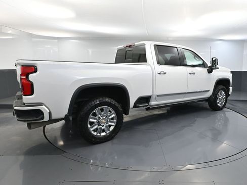 Used 2024 Chevrolet Silverado 2500 High Country w/ Technology Package image 6