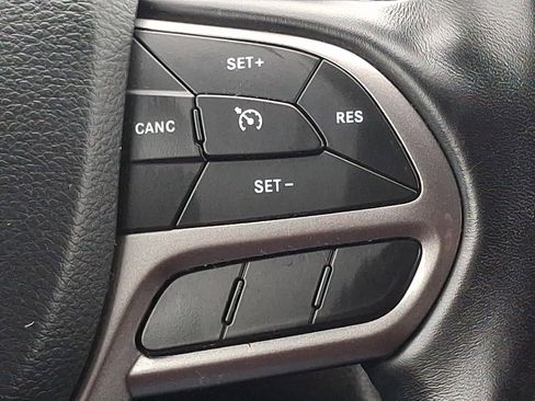 Used 2021 Jeep Cherokee Latitude Lux w/ Comfort/Convenience Group image 22