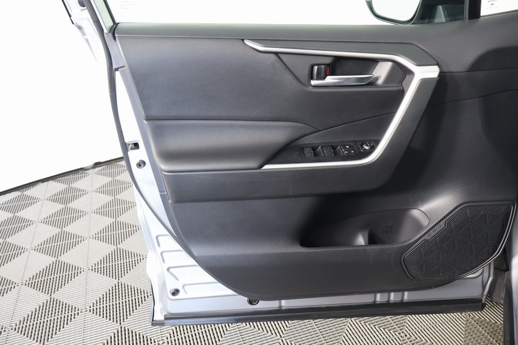 Used 2024 Toyota RAV4 XLE AWD/4WD image 12