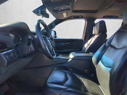 Used 2018 Cadillac Escalade Platinum image 13