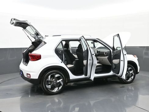 Certified 2025 Hyundai Venue SEL image 50