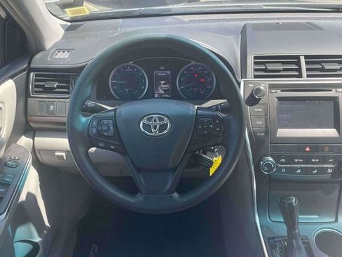 Used 2017 Toyota Camry LE FWD image 16